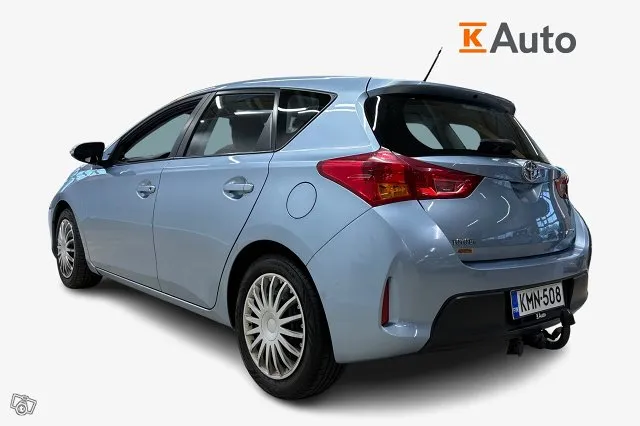 Toyota Auris 1,33 Dual VVT-i Life 5ov * Vetokoukku / lohko+s Image 2