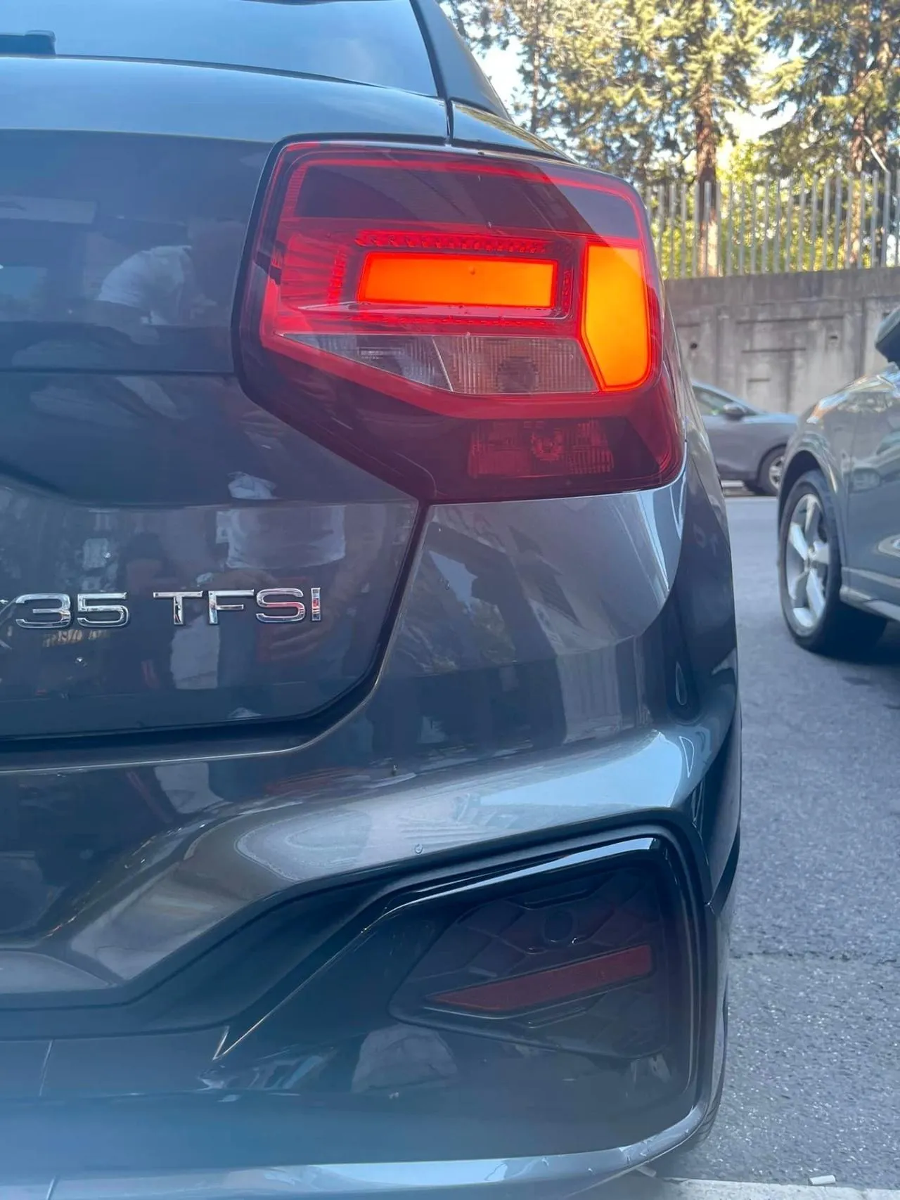 AUDI Q2 35 TFSI S line Edition Image 5