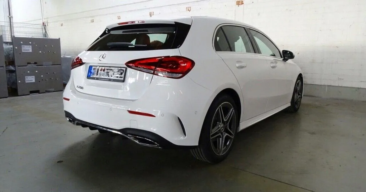 MERCEDES BENZ Classe A A 200 d Automatic Premium Image 2