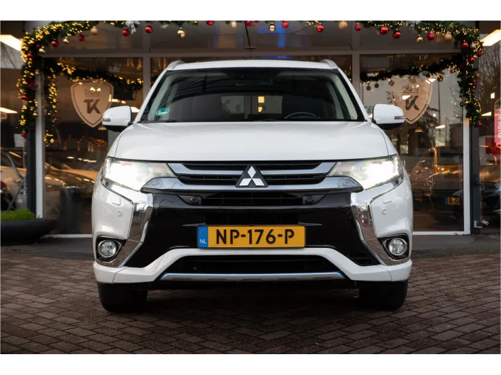 Mitsubishi Outlander 2.0 PHEV Instyle Plus  Image 2